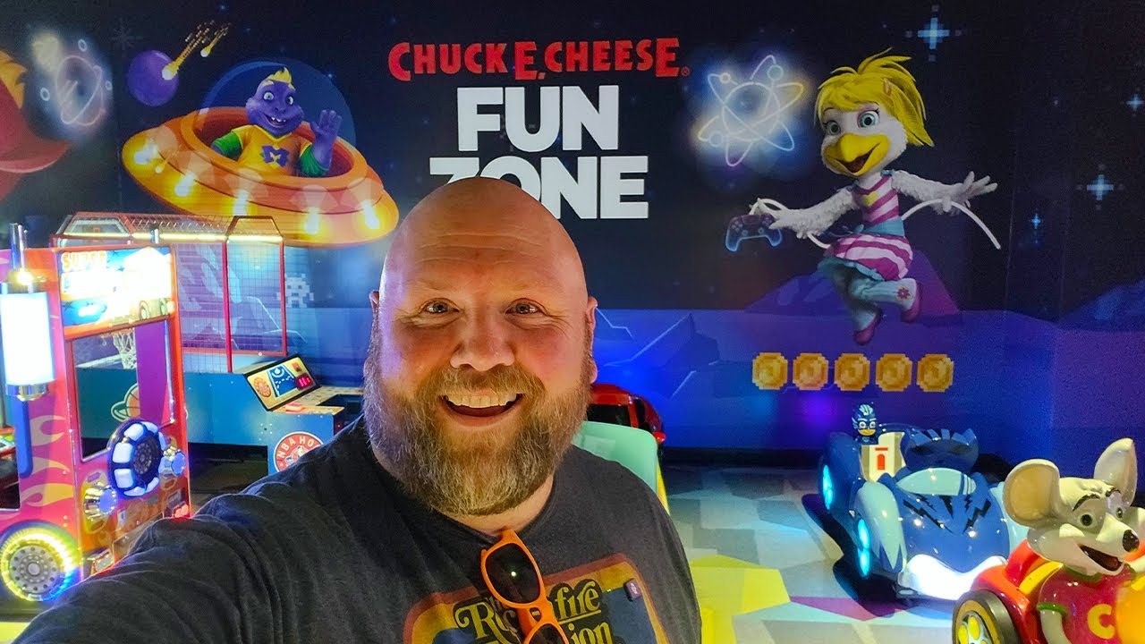 I Visit Chuck's Fun Zone Inside The Mystery Fun House Arcade!
