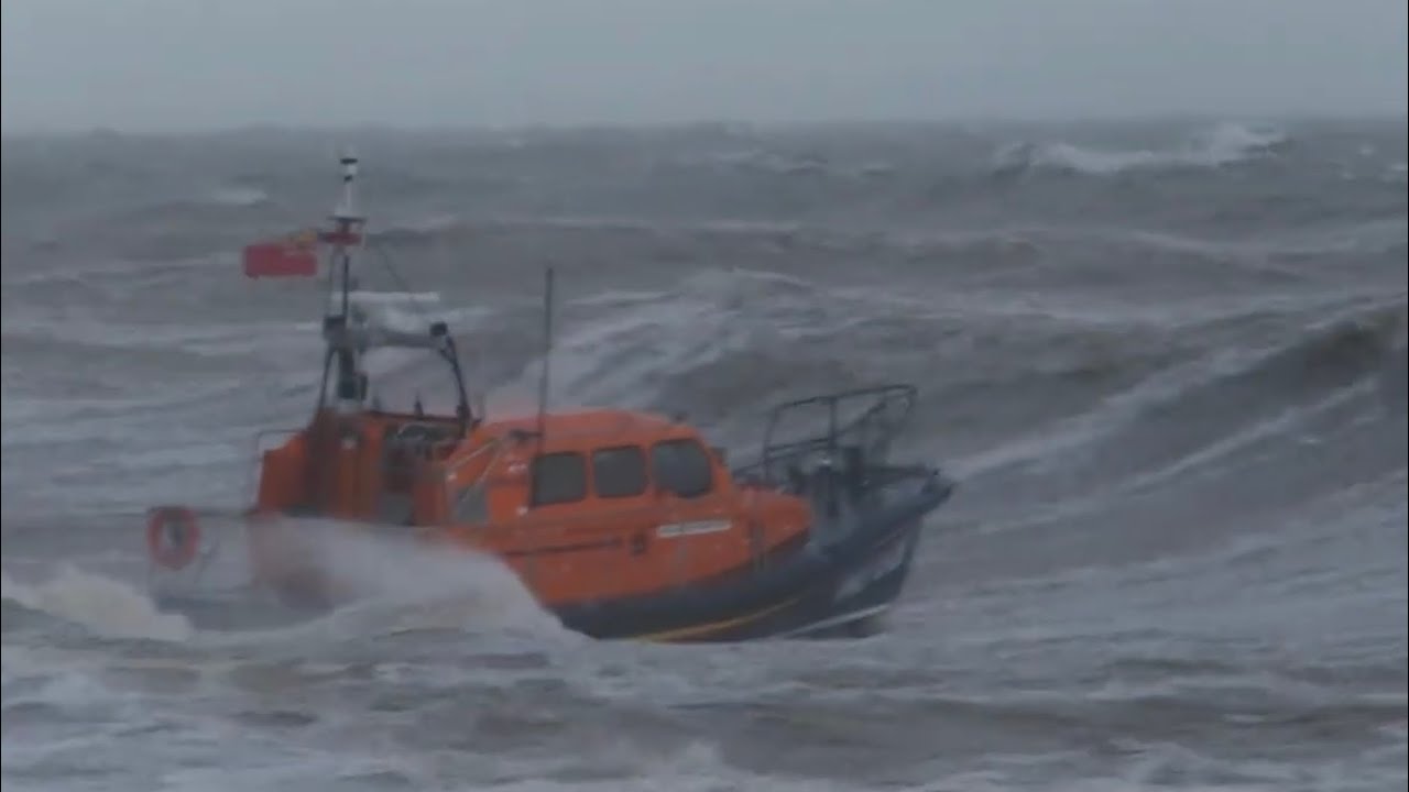 Hastings RNLI Lifeboat launches on service into Storm Noa 12th April 2023