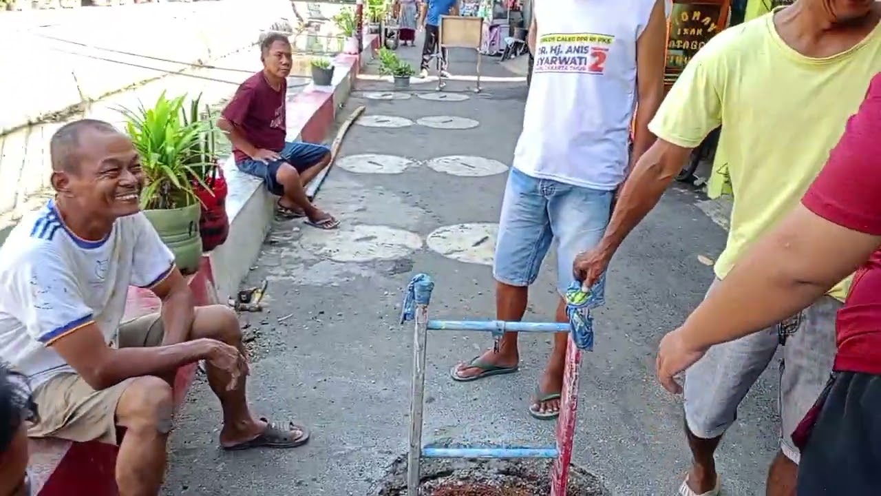 Kerja bakti warga RT 18 RW 03 Kel Makasar lokasi ipal.dan sekitar lingkungan. 