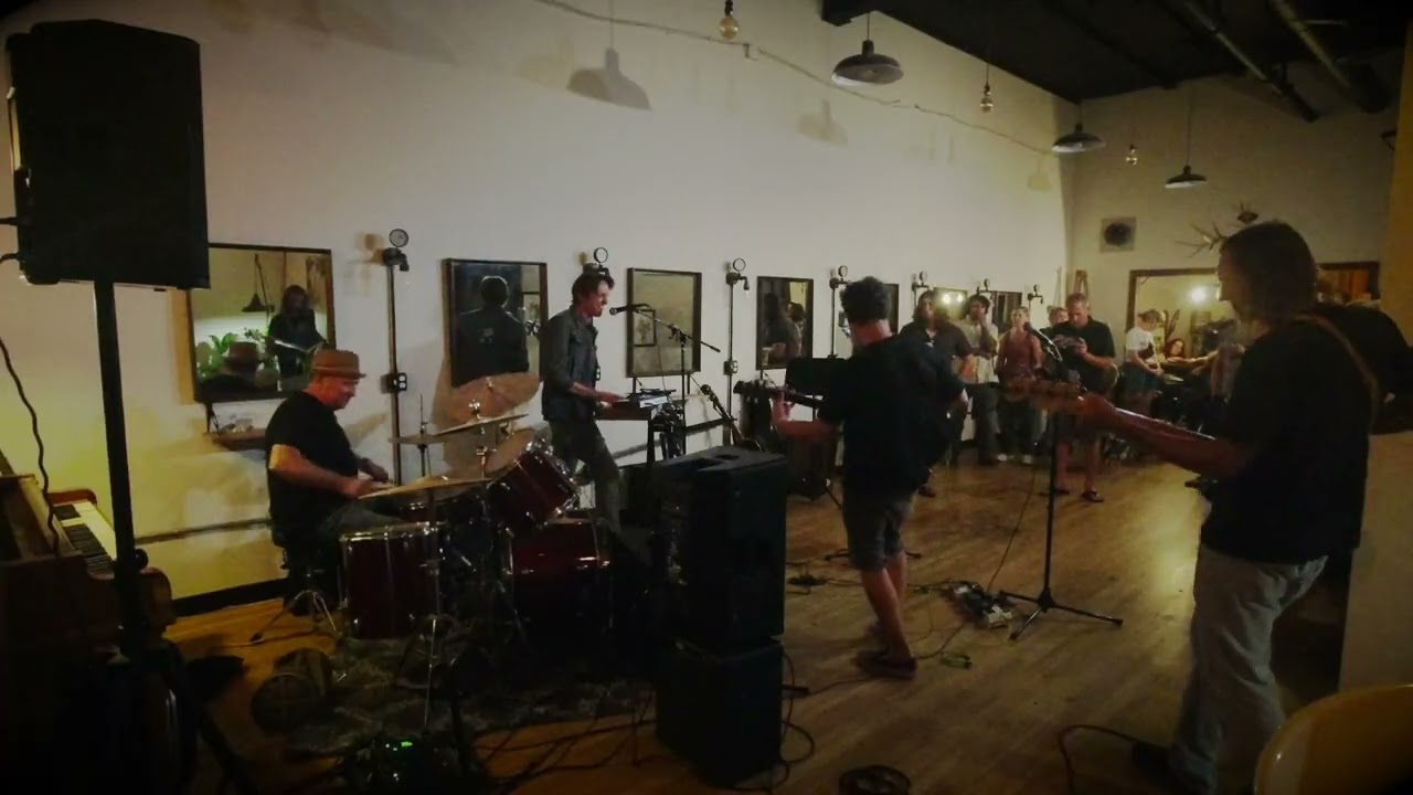 Soundcheck/The Garden (Live at Tribe)