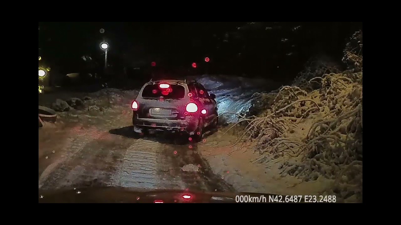 BMW X3 F25 vs Hyndai Santa Fe ice and snow