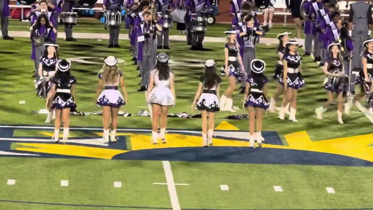 💜👯‍♀️#SENIOR STRUT #HALFTIME #ROYALS #IHS vs #WalnutHill 11.07.25👯‍♀️💜