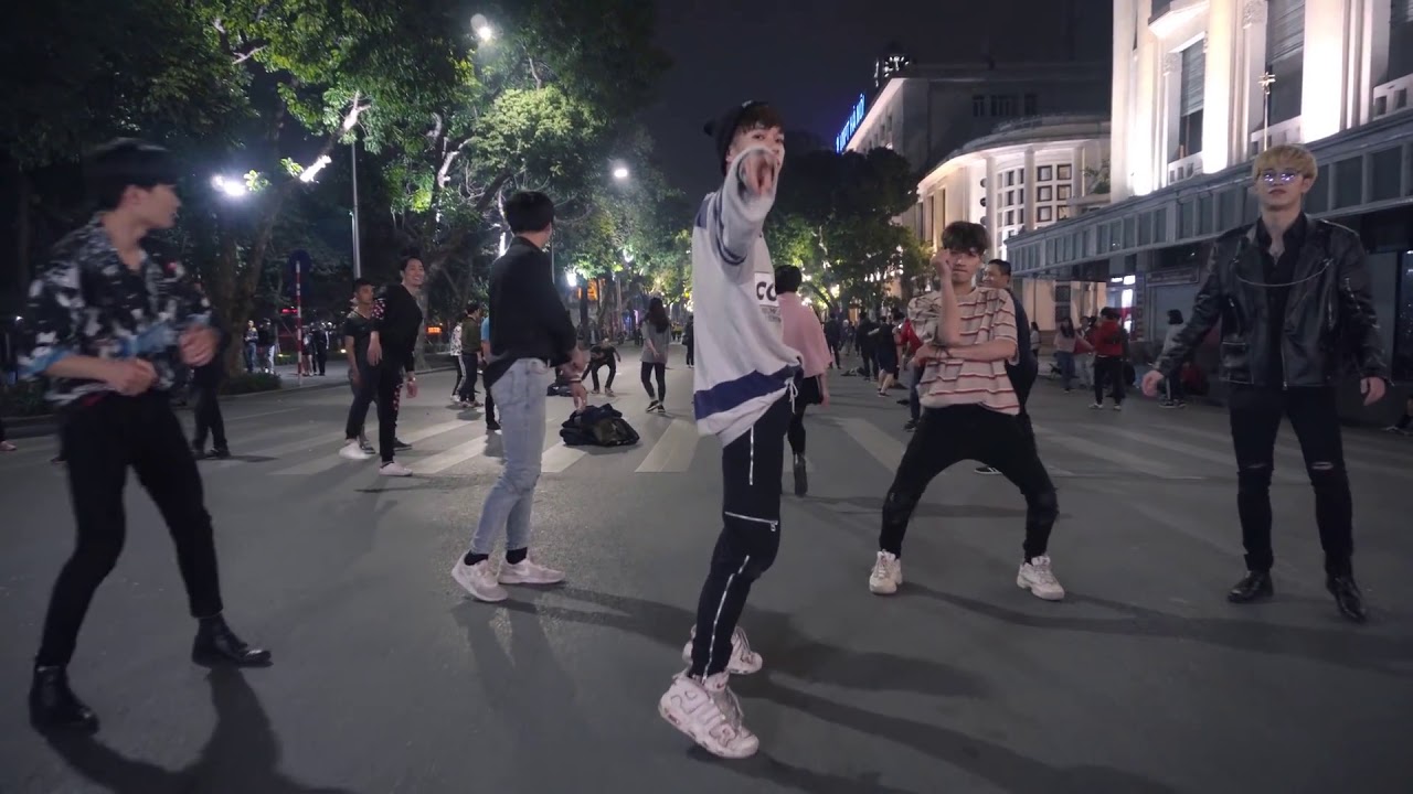 Ai Kh&oacute;c Nỗi Đau N&agrave;y Remix | Katx Dance Team