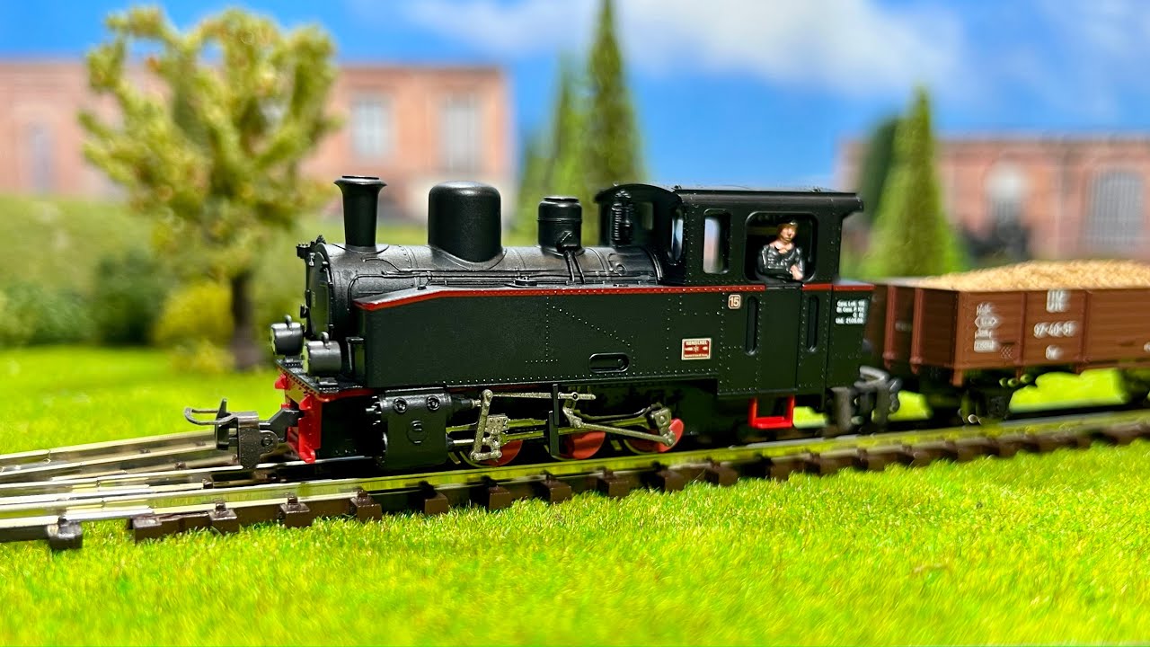 German H0e Layout - Henschel HF 110 (Roco 33251, 33250 & 31030) Heeresfeldbahnlokomotive Schmalspur