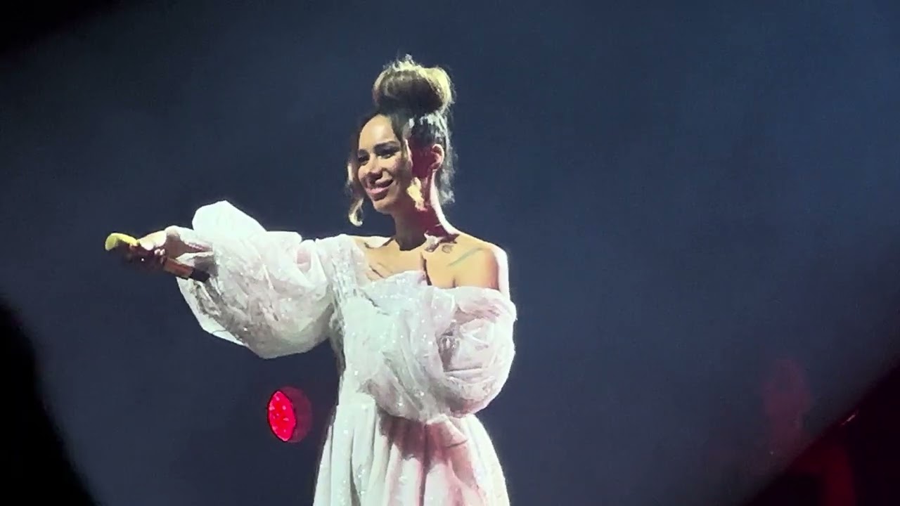 🎵 Leona Lewis - Bleeding Love / Higher Love @leonalewisofficial - Brighton Centre, 15 Dec 2023