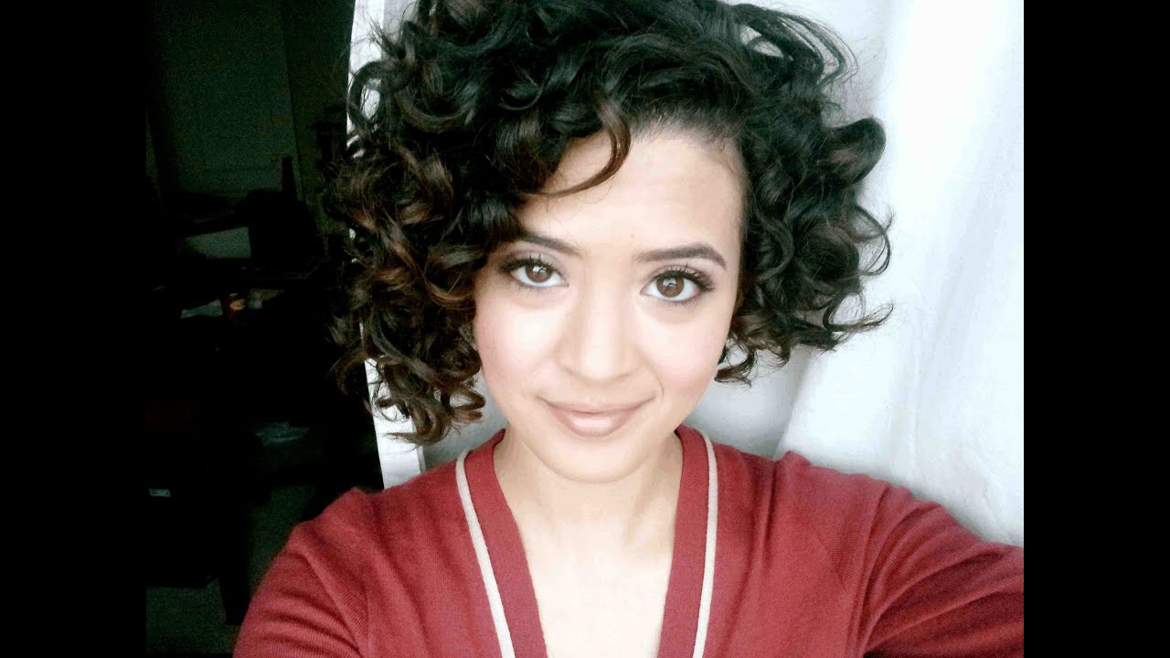 How To Get Perfectly Defined, Frizz-Free Curls