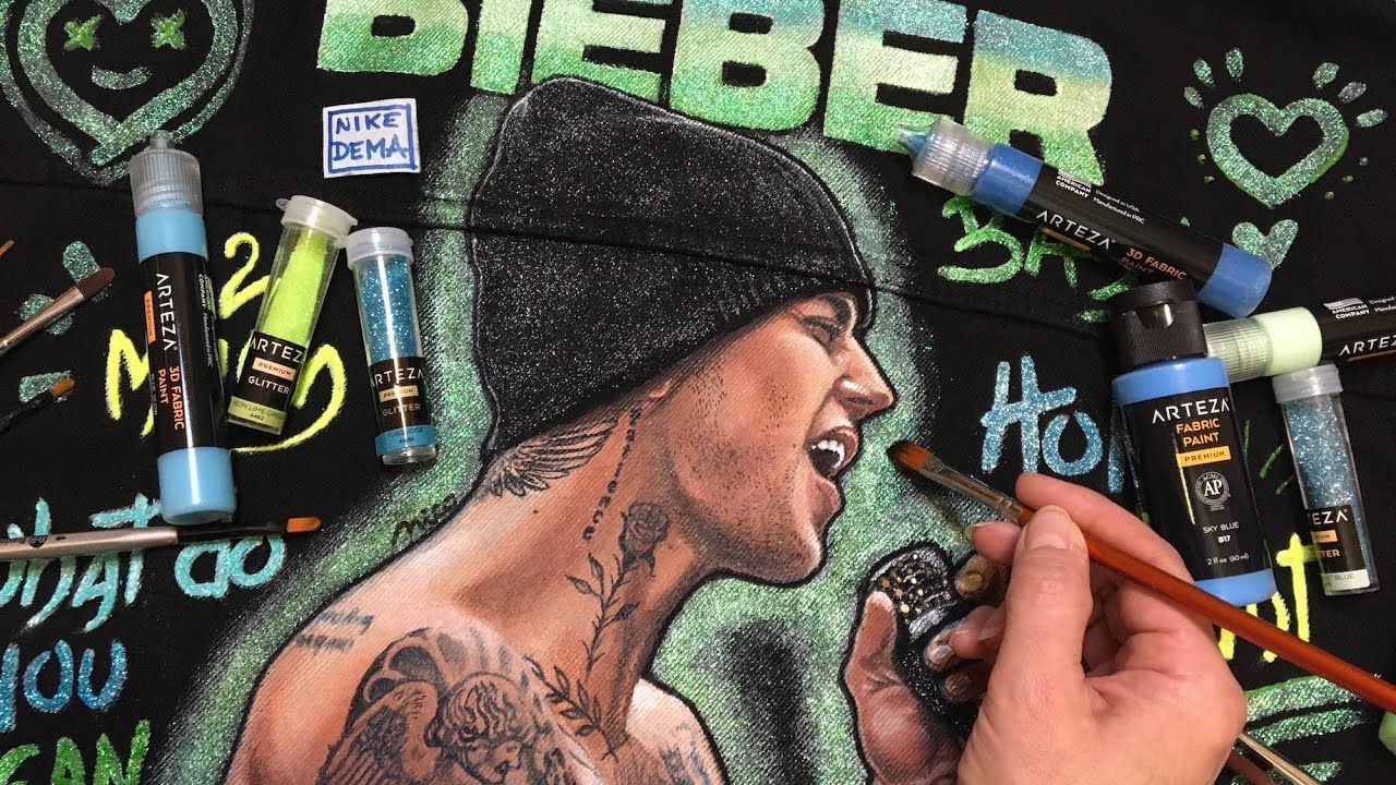JUSTIN BIEBER ON JEANS JACKET 