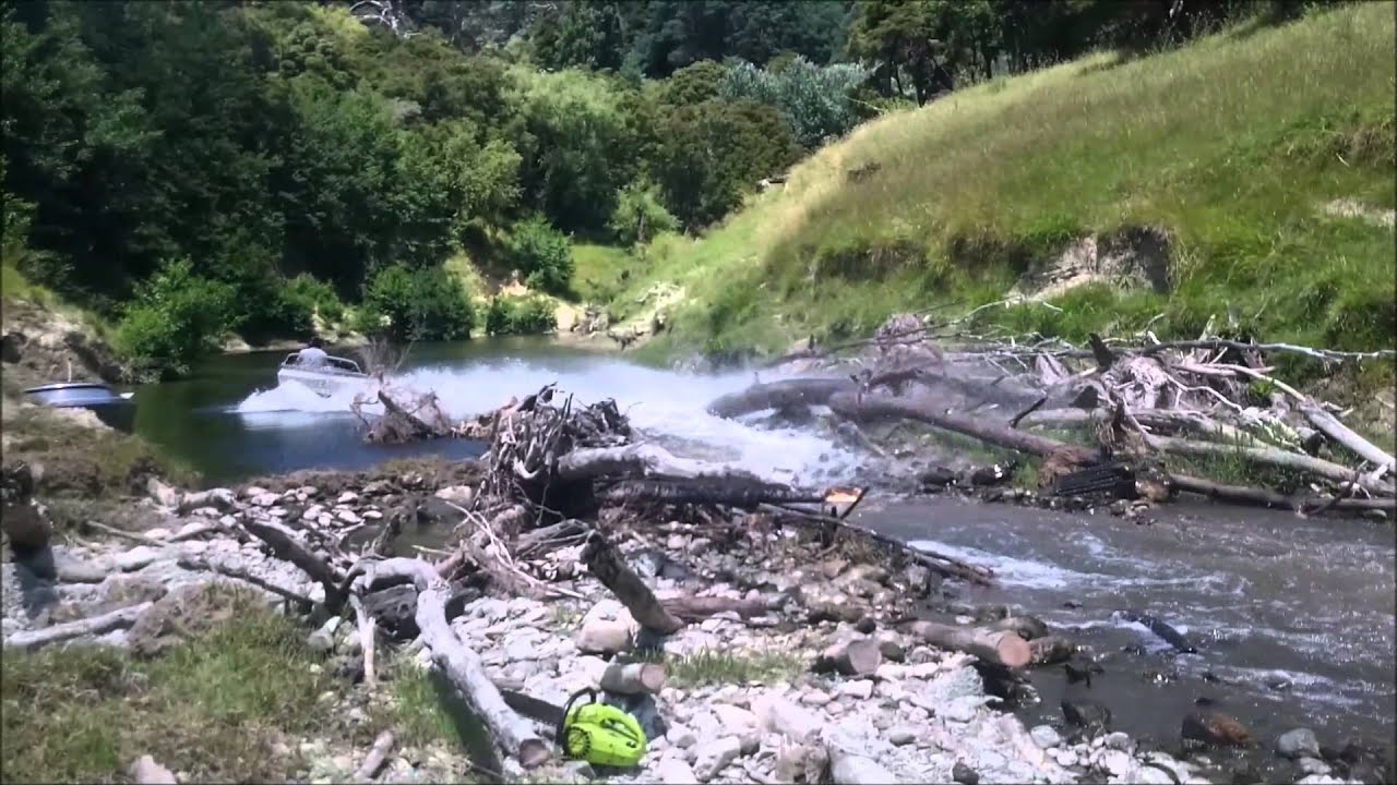 Jet Boating, Waimata River, Gisborne, NZ 30/12/14