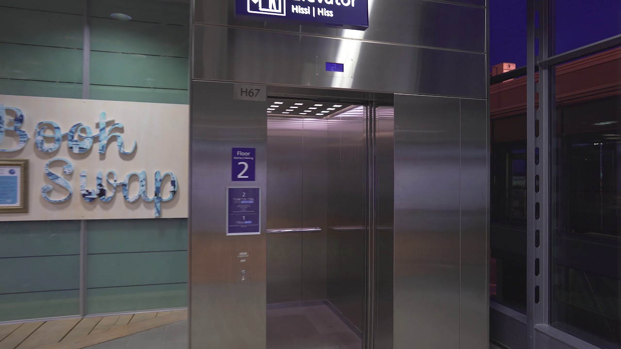 Finland, Helsinki Airport, 2X escalator, 1X OTIS elevator