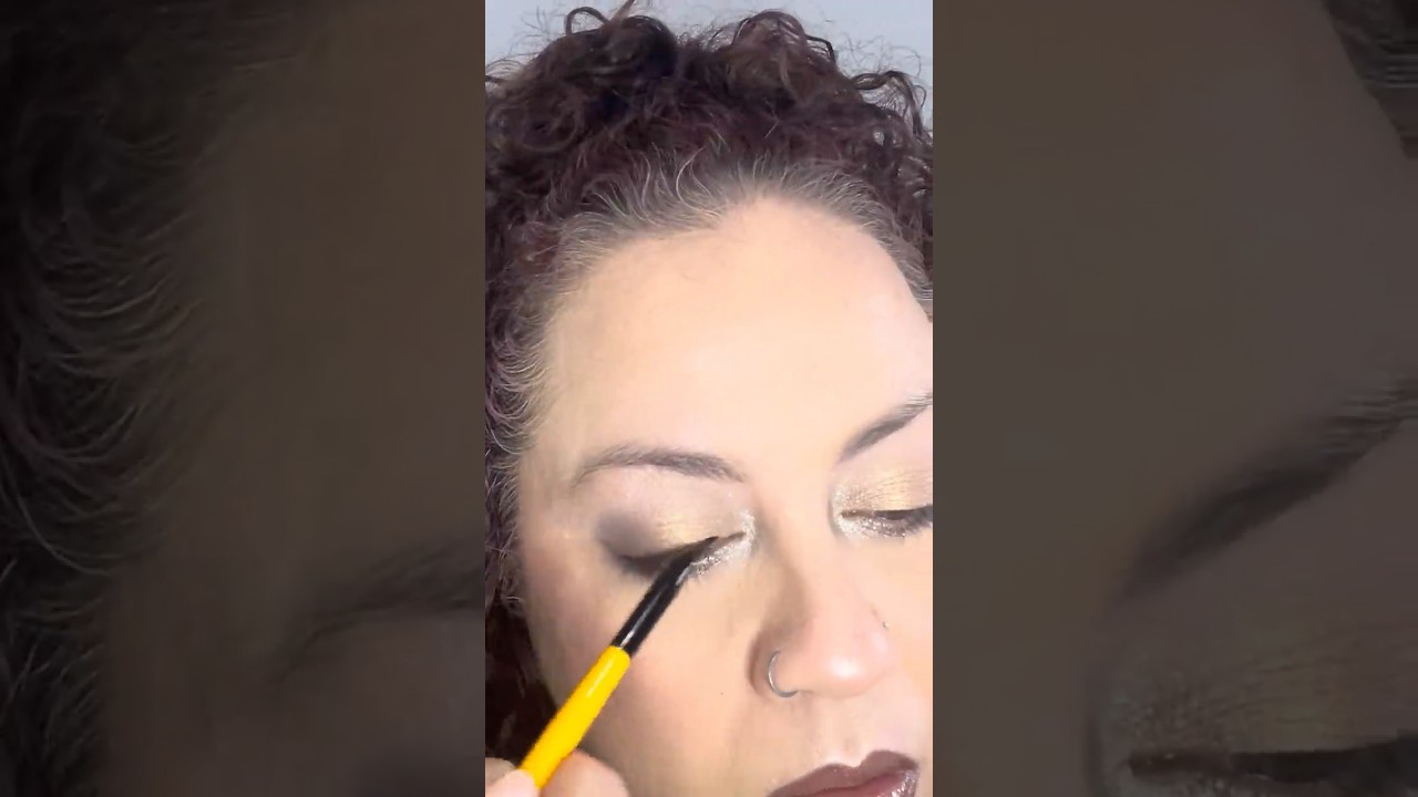 When neutrals do the most without trying 🤎 Ensley Reign – Snow Moon and Natasha Denona – Glam