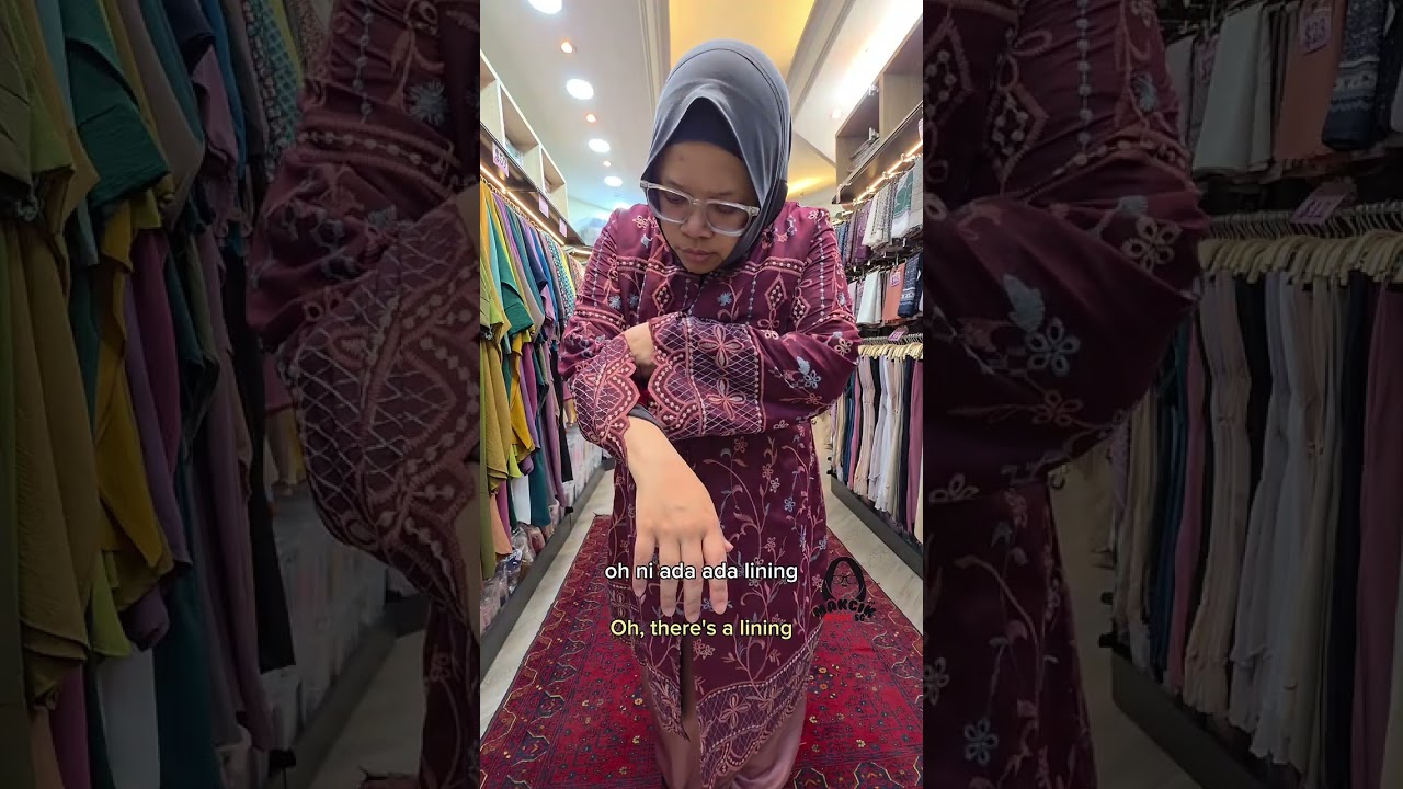 @dyndalurvexbuji ni kedainya kat Golden Landmark Ada 2 kedai. 