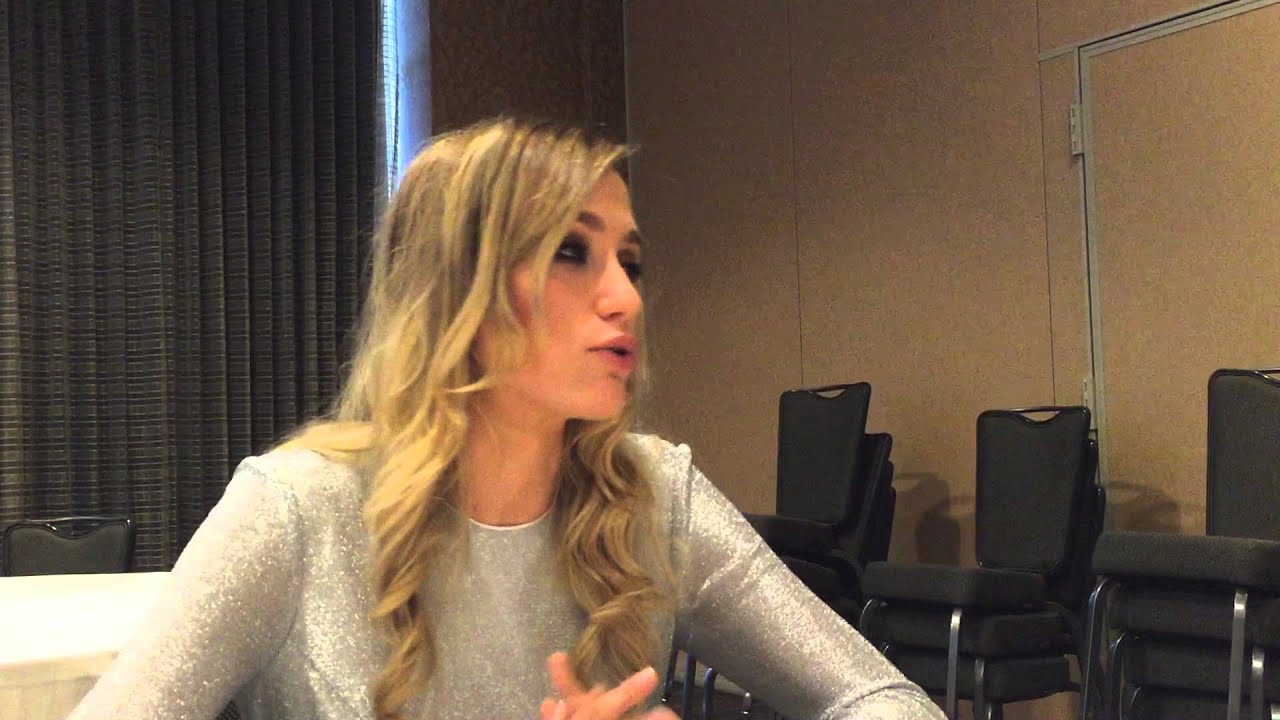 Comic Con 2015: Ruta Gedmintas talks romance and vampires on THE STRAIN