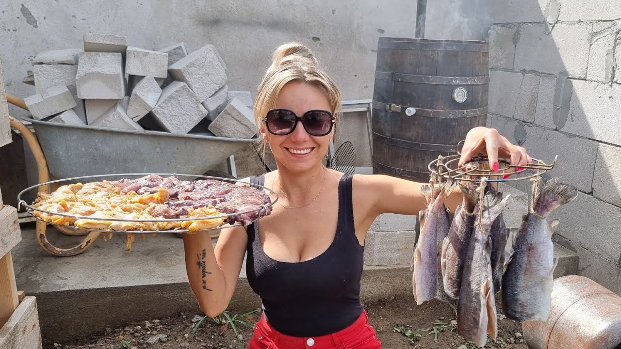 Specialități afumate la rece în butoi de lemn!