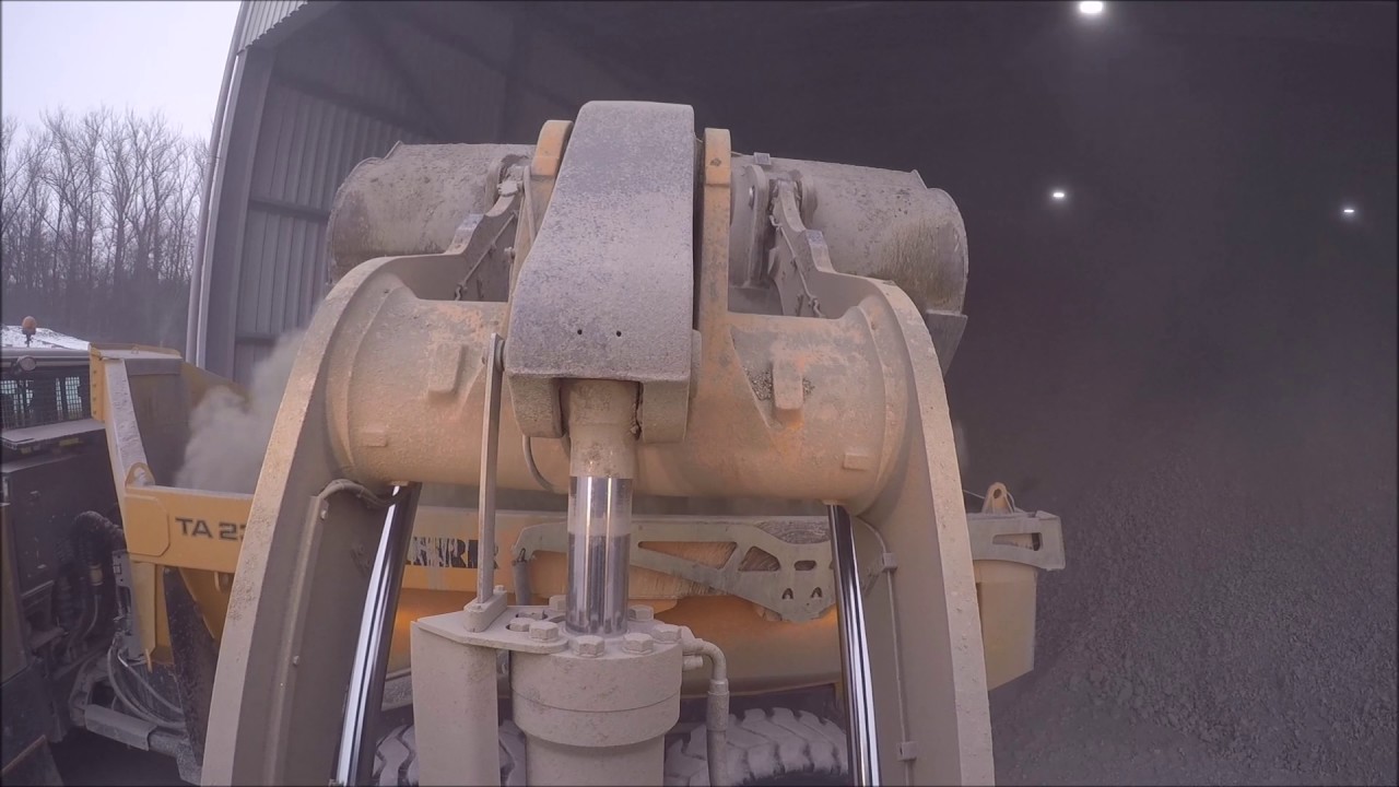 One Day around a Gravel Pit in a Liebherr 576 Wheelloader