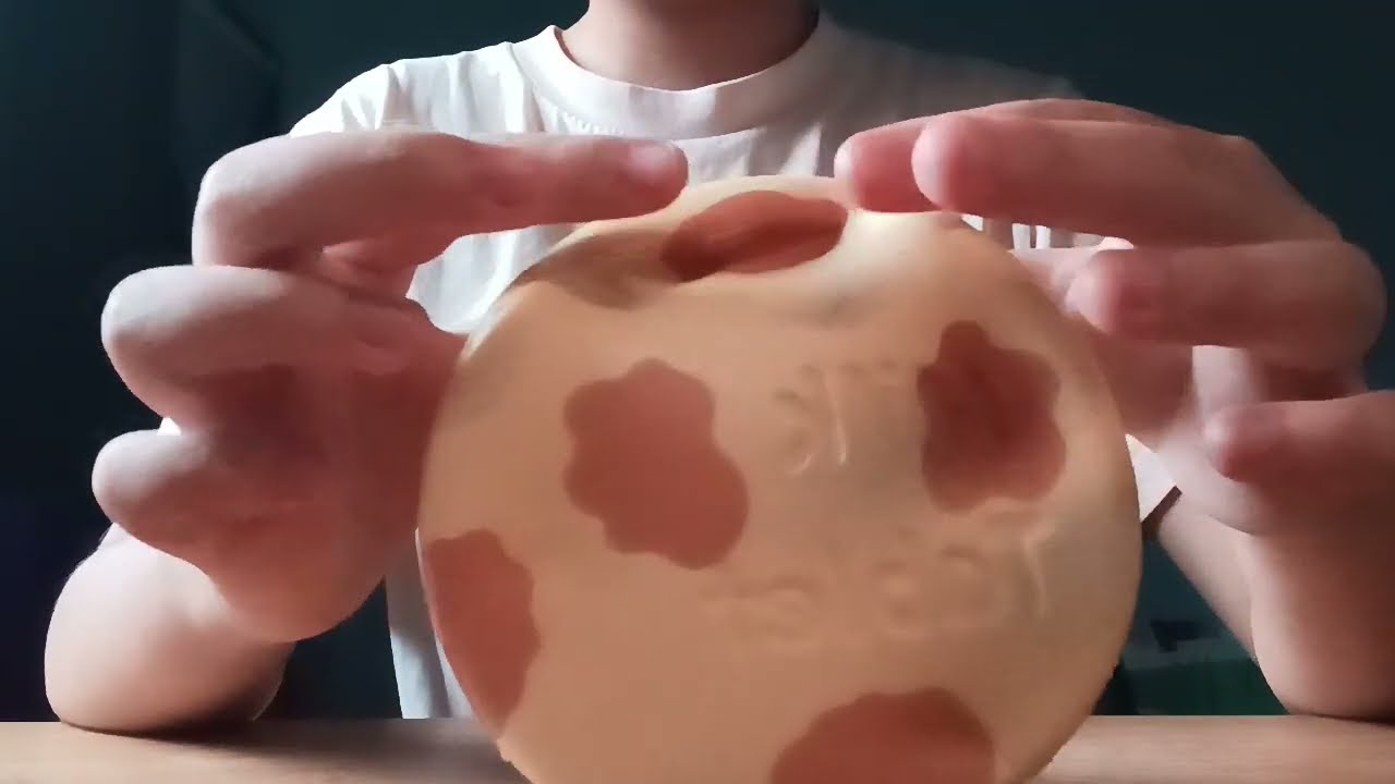 Christmas Advent Day 22 : ASMR with sqishies (no talking)