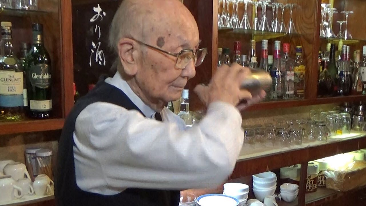 「現代の名工」に国内最高齢の現役バーテンダー　９４歳の井山さん