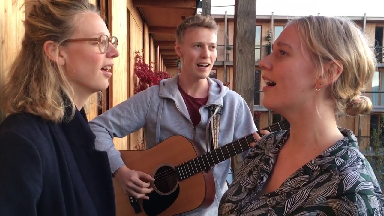 Blackbird - the Beatles (Tabea Eliane and family- Balcony Session)