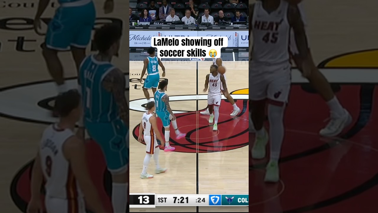 LaMelo hit Davion Mitchell in the face 💀