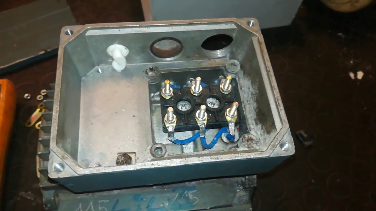 Avometre ile motor sağlamlığı ölçümü (ölçü aleti)  Motor strength measurement with an avometer