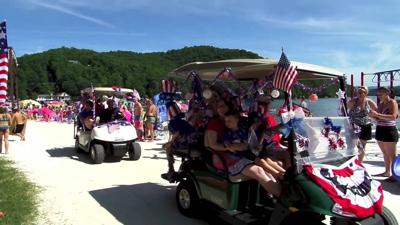 4th of July Golf Cart Parade at Rumbling Bald Resort