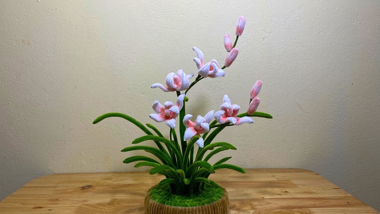 Nobody Will Believe This Orchid Pot is Made of Pipe Cleaners! 🌸✨