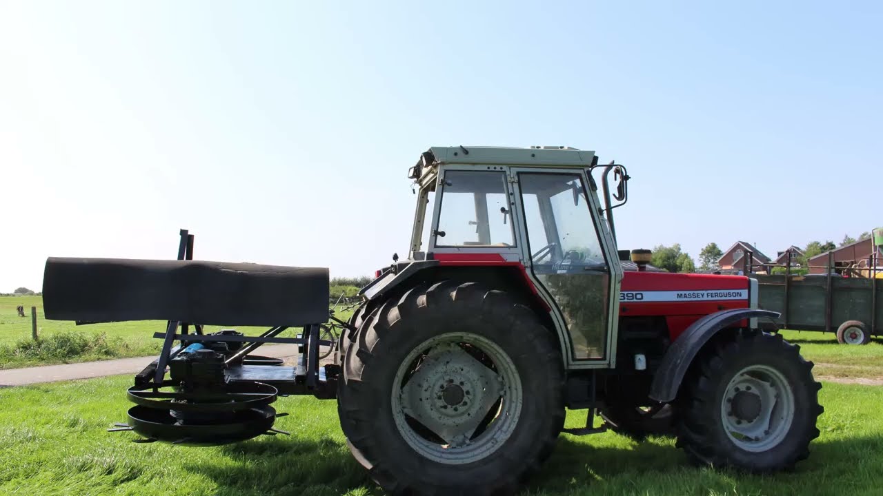 complete restoration of an agriculture Rogedi silageleveler (heavy machinery)