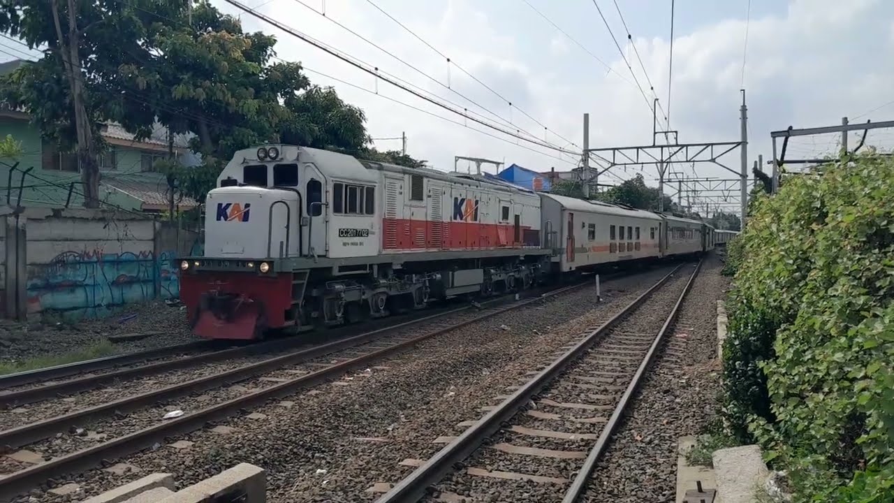 KA 303 Parcel