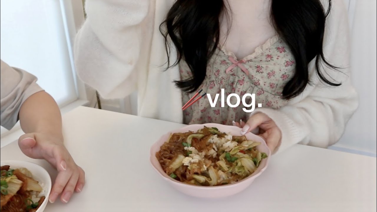 VLOG.Two Meals A Day(՞•Ꙫ•՞)ﾉ Stewed Vermicelli with Pork and Cabbage, Iced Mooncakes🥮 Bacon Sandwich