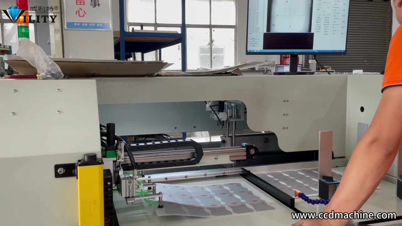 Automatic CCD Guide Hole Punching Machine for Graphic Overlays