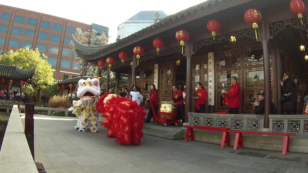 2014 CNY Lion Dancers at Lan Su Chinese Garden Portland