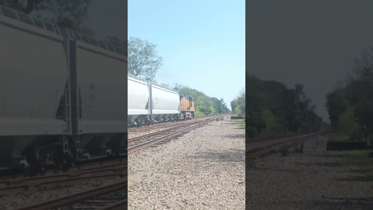 C44AC 7007 new paint solo leader at Galveston sub #railfan