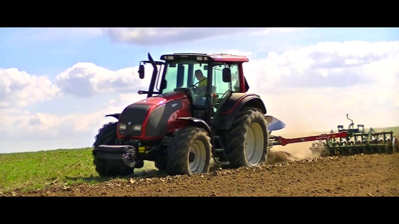 Orka 2k16 | Valtra T131 + Kverneland Packomat S