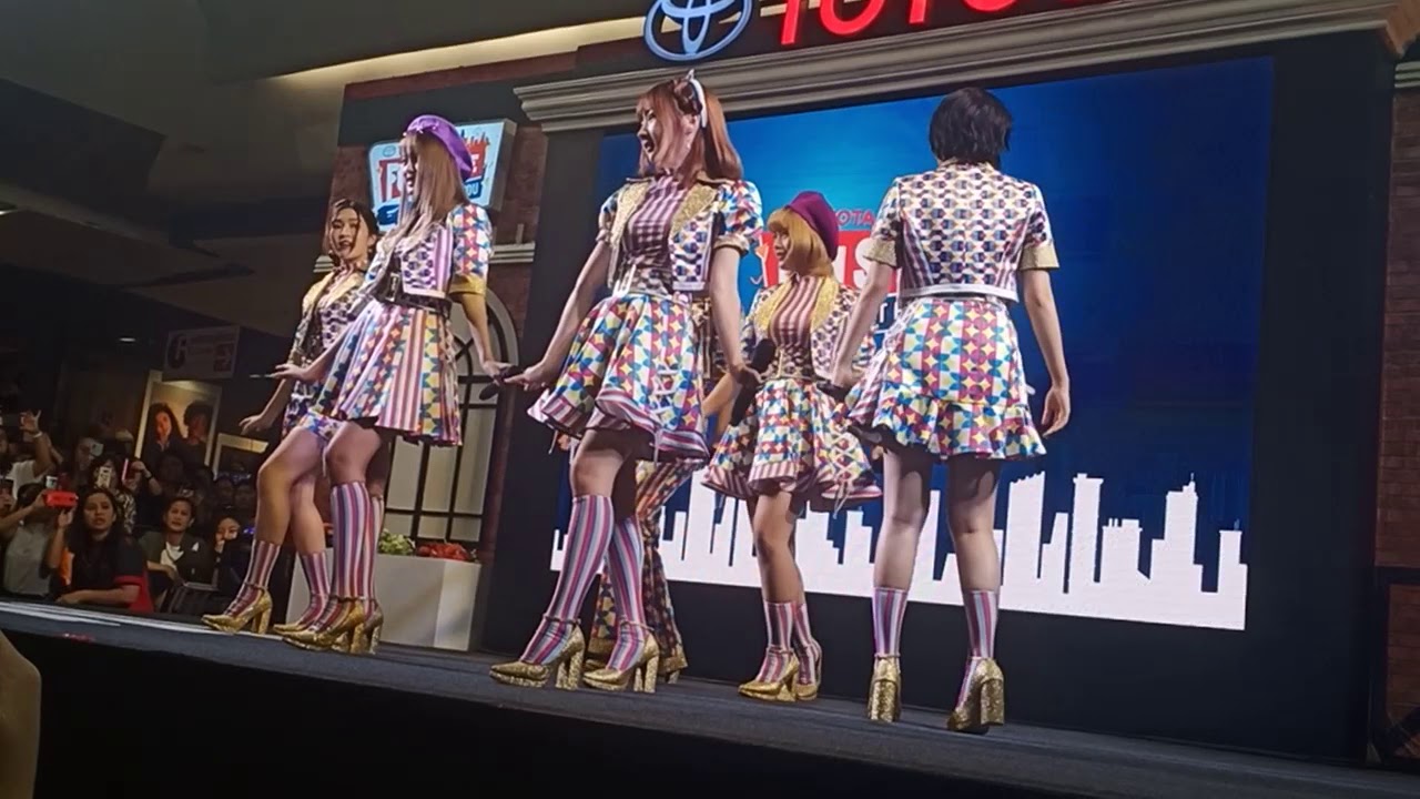 Mini Concert BNK48 งาน TOYOTA FUN SPACE BEST FOR YOU @เซ็นทรัล ลาดพร้าว 26/10/62