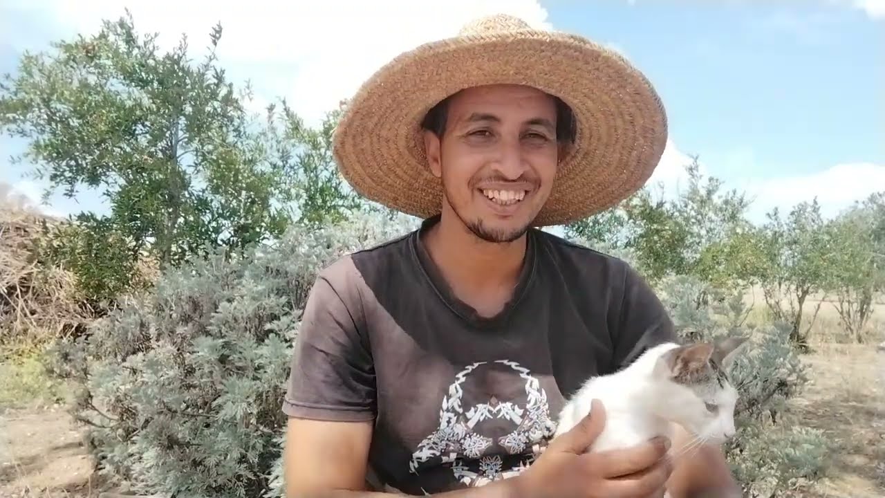 5 اراضي فلاحية للبيع في الباديه اقليم الخميسات قرب طريق الماء موجود 0650870675  0642416224