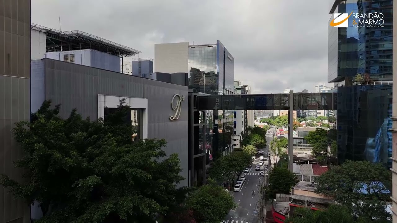 Conclusão da Passarela entre Hospitais | Engenharia a 30m de Altura – Brandão & Marmo