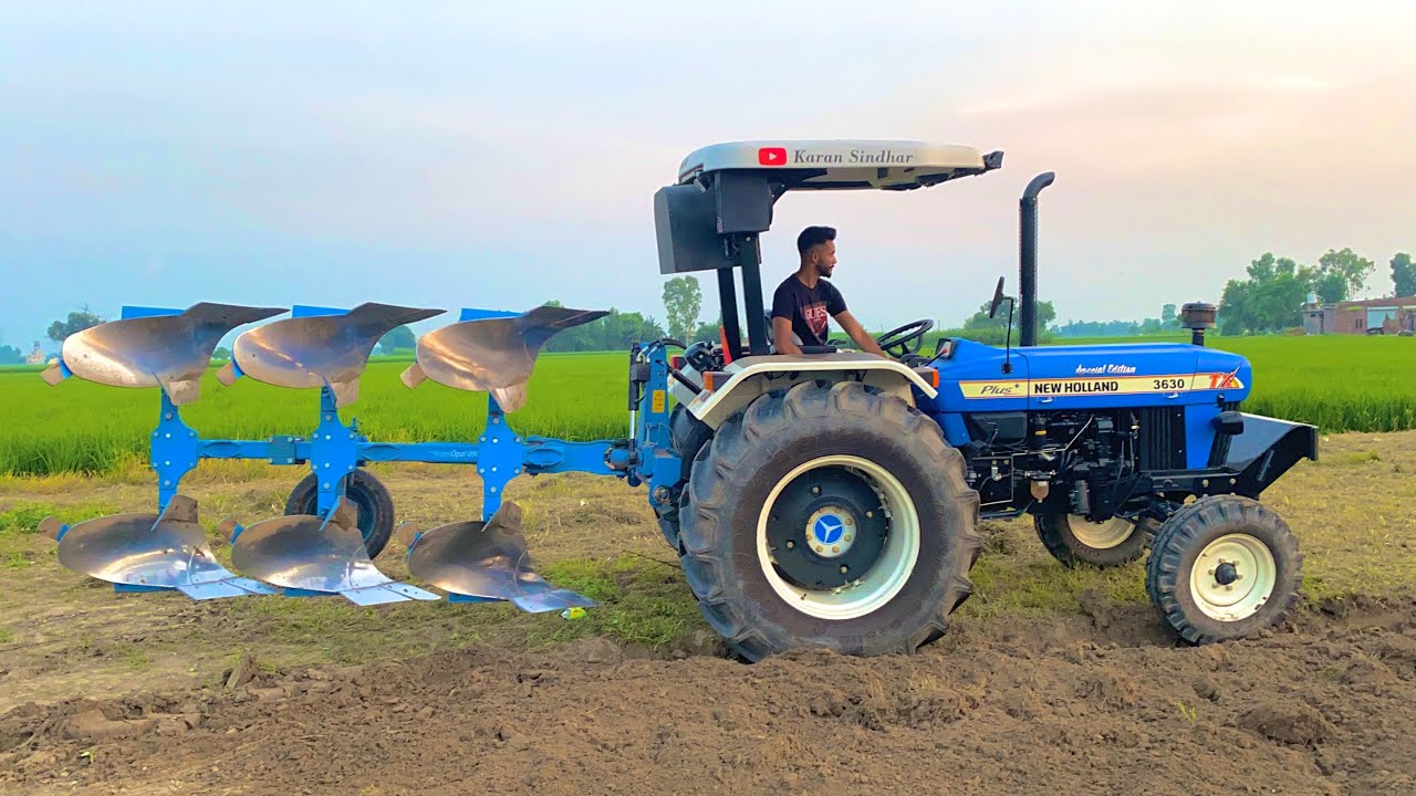 New Holland 3630 With 3RMB Plough