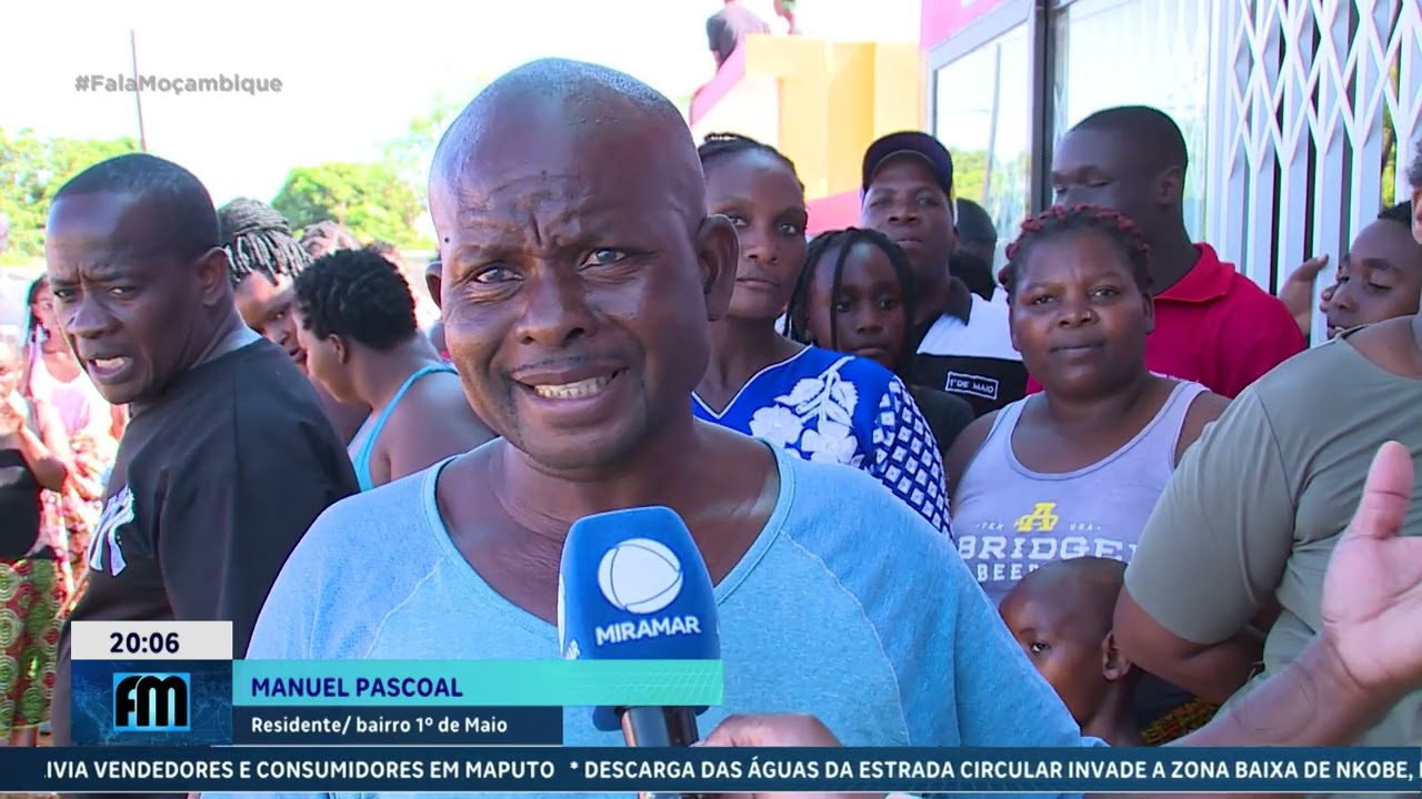 Moradores do bairro Primeiro de Maio na Matola dizem não suportar mais viver em casas alagadas