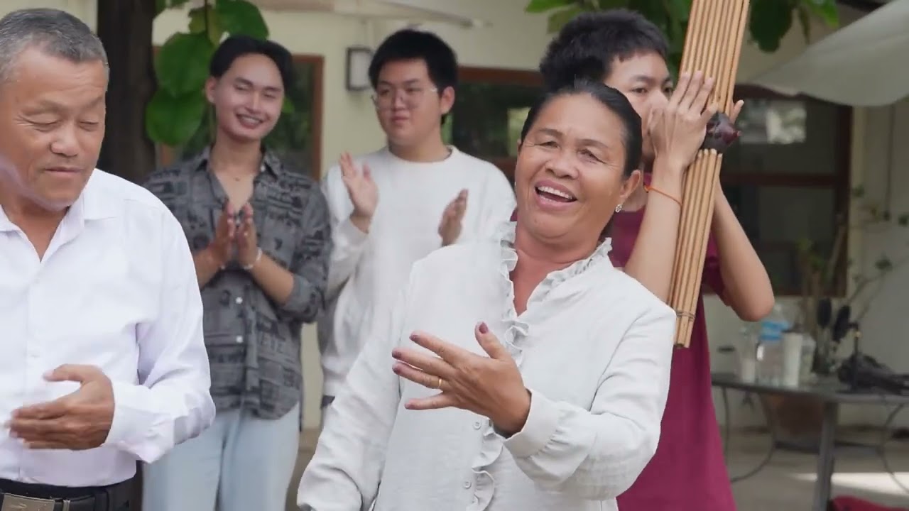 ລຳສາລະວັນ ລຳໂດຍ: ແມ່ສຸບັນ ຈັນທະລັງສີ ປະສານສຽງໂດຍ: ສຽງແຄນແຖນຟ້າ ลำสาละวัน lamsalavan