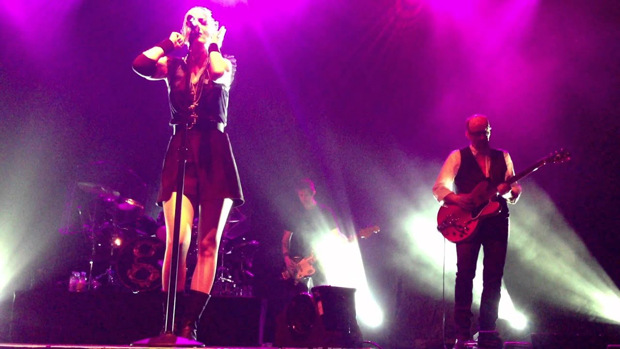 Garbage live in Cologne 26 11 12   You Look So Fine