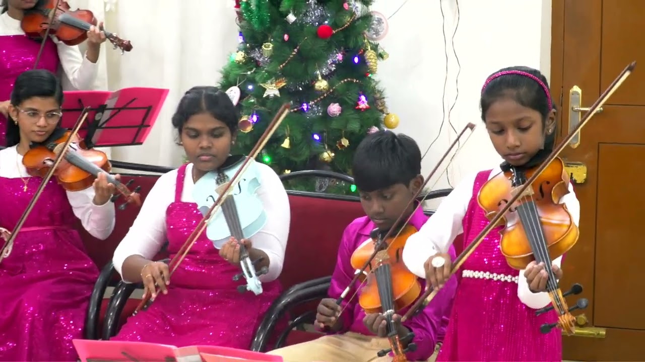 GLORIOUS VOICE | ENGLISH MEDLEY |CAROL OF THE BELLS | WE THREE KINGS | WHAT CHILD IS THIS