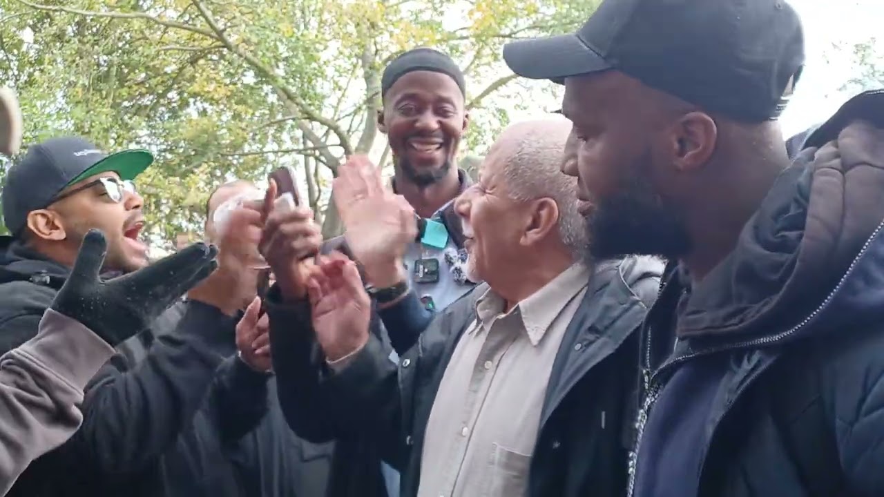 Два вернувшихся мусульманина РАЗБИВАЮТ американца и фальшивого бывшего мусульманина | Уголок орат...