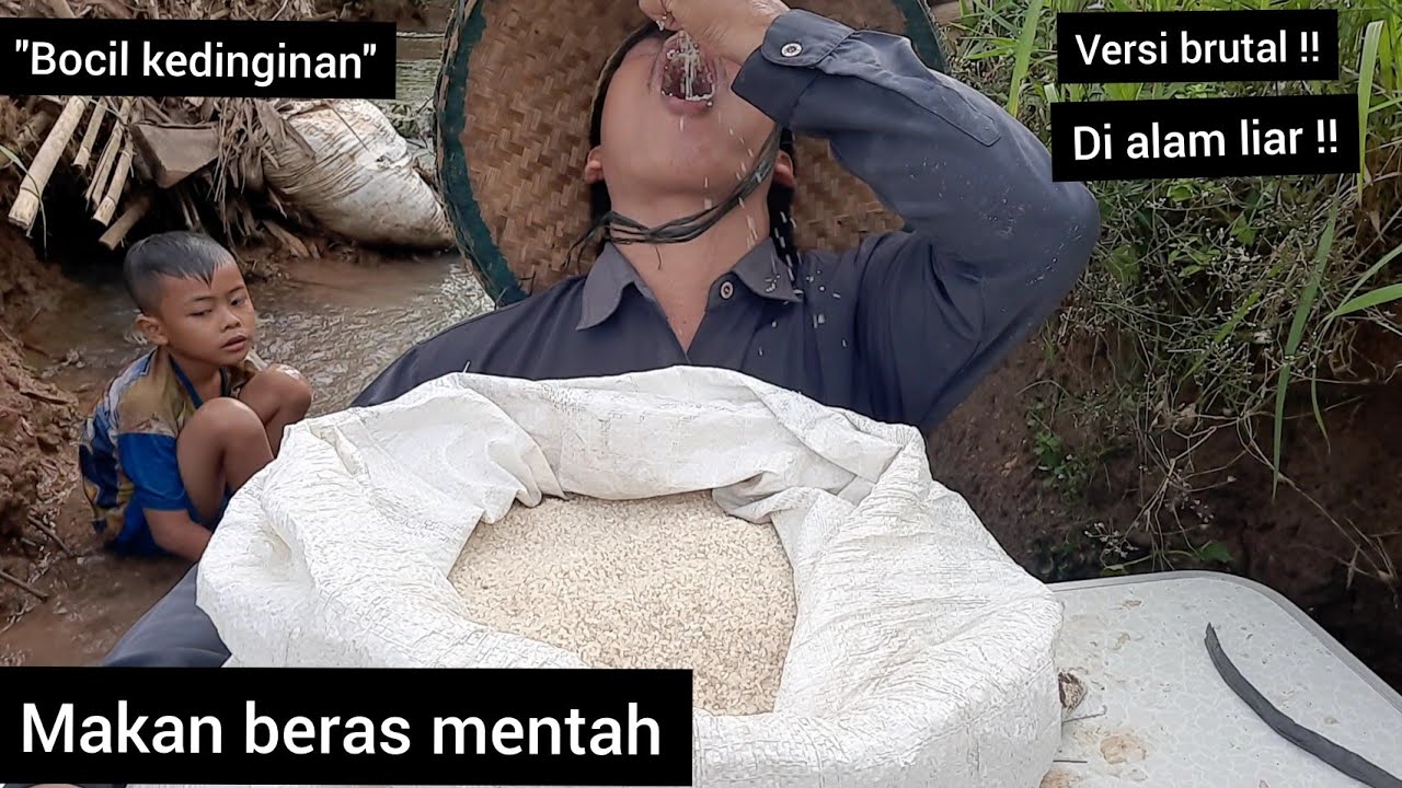 Raw rice eating//Makan beras mentah di sungai bareng bocil_Sukono