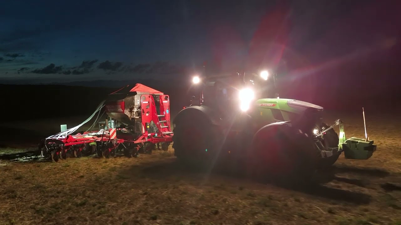 Semis de blé 2024 Fendt 726 et semoir Techmagri T-Sem Contour. Semis direct dans luzerne