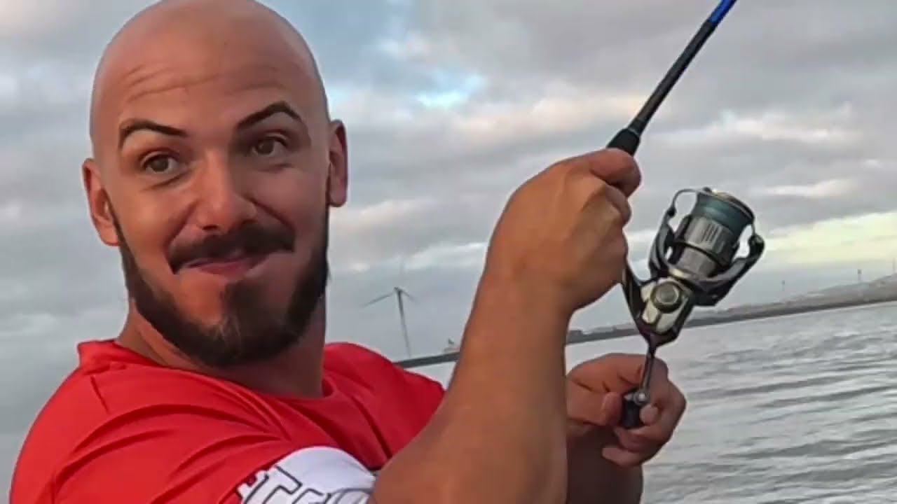 Muchos PARGOS Con JIG DE 2€ locura de PESCA EN KAYAK