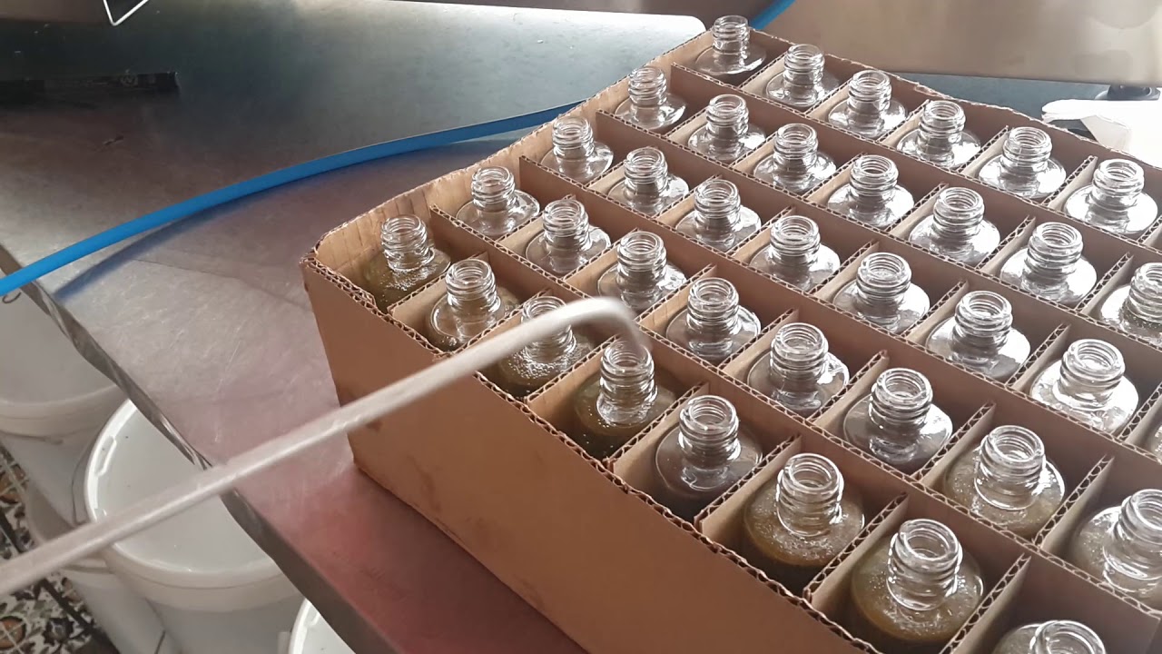 RSAL-150 : remplisseuse semi-automatique pour liquides