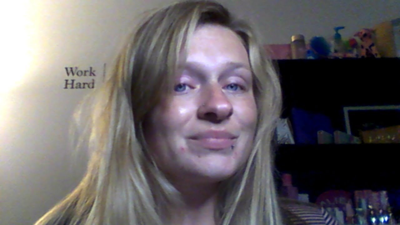 Bored! Let's hang out for a bit & play with MAKEUP!