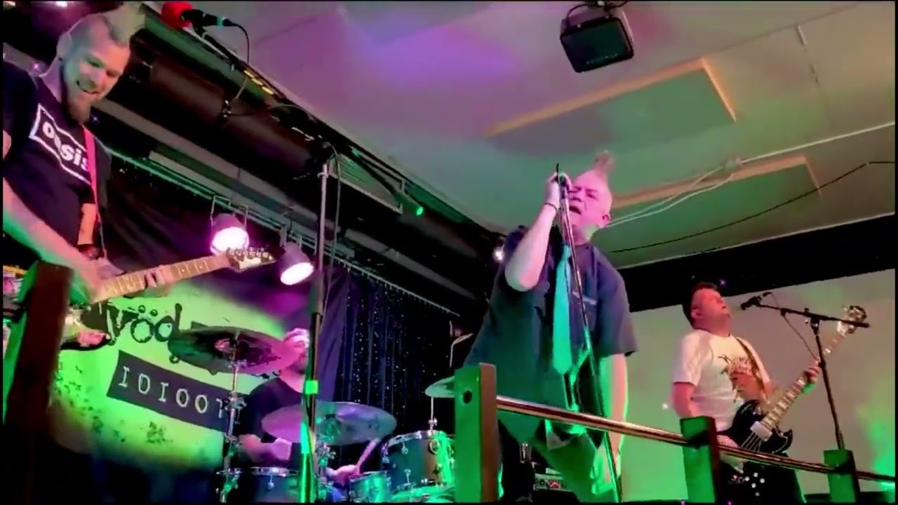HYÖDYTTÖMÄT IDIOOTIT - Live (Lauantai/Vaahtopäiden kaatopaikka) 8/9/23