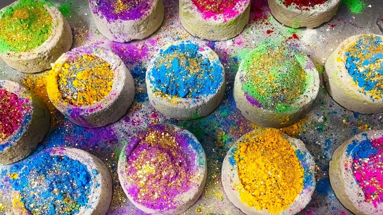 Extreme Dusty Gymchalk Bombs Crush #dustygymchalkcrushing #gymchalkbombs #holipowdergymchalkbombs