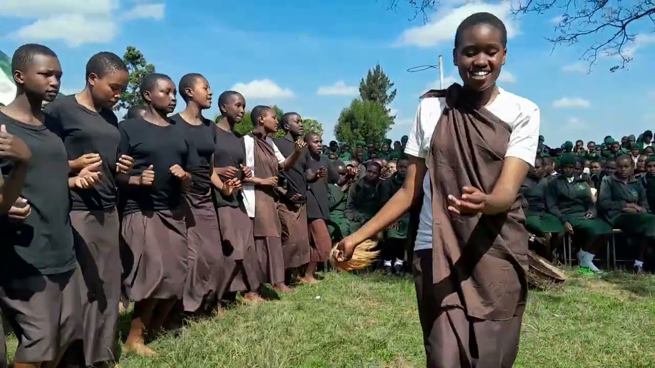 KIKUYU FORK SONG PERFORMED BY NDARAWETA GIRLS