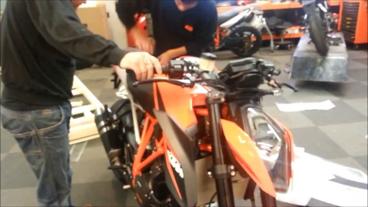 KTM SUPERDUKE 1290 R Part 1: unboxing